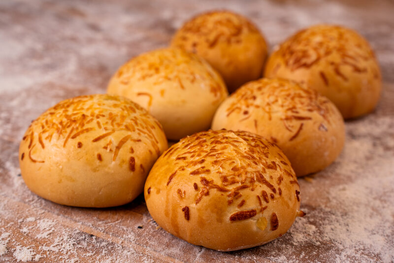 Pão de batata recheado com queijo